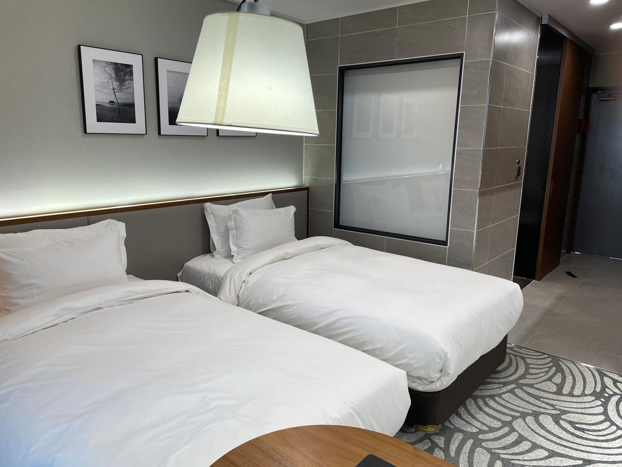 Western Hotel 4*